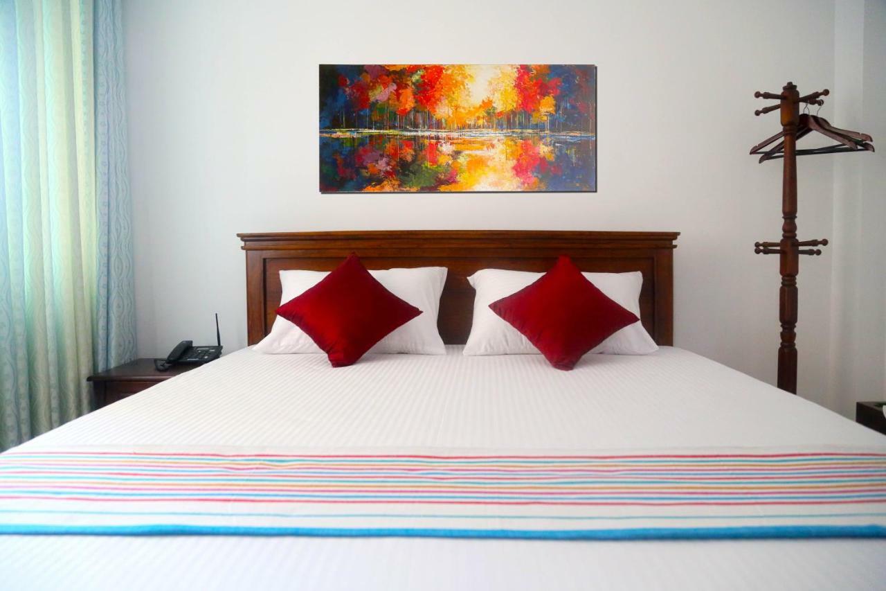 Reliance Hotel Boralesgamuwa Kültér fotó