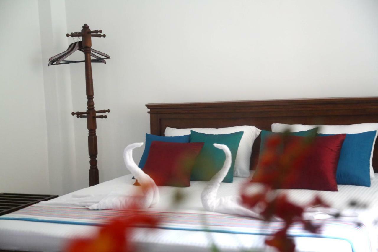 Reliance Hotel Boralesgamuwa Kültér fotó